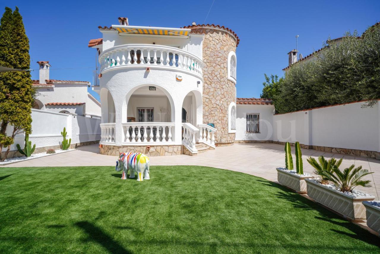 Villa Et Studio Avec Piscine - Wehostyou Эмпуриабрава Экстерьер фото